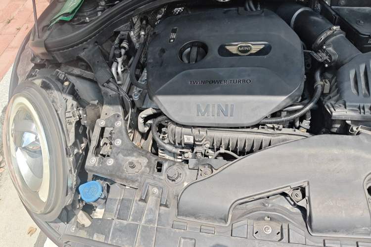 Used MINI Clubman 2016 1.5T COOPER Connoisseur Edition Engine Bay Right