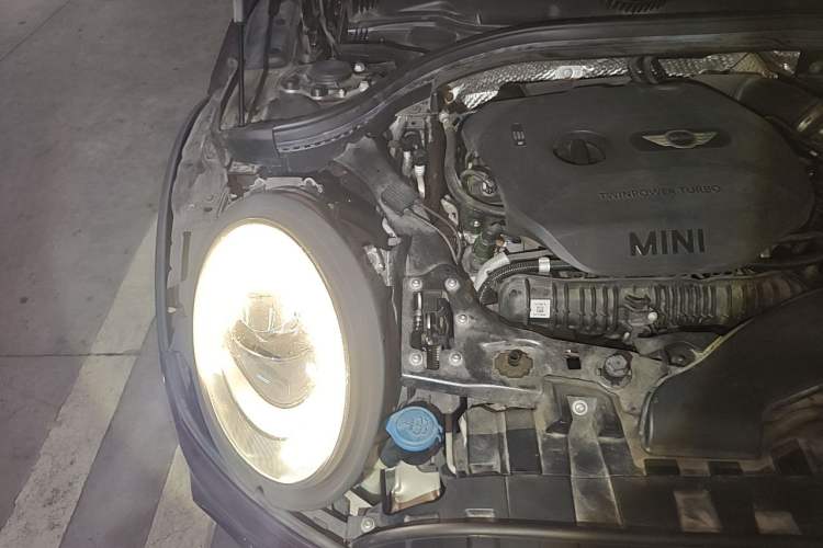 Used MINI Clubman 2016 2.0T COOPER S Engine Bay Right