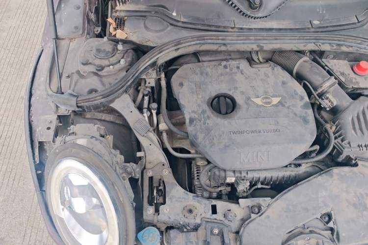 Used MINI Clubman 2016 Revised Version 1.5T COOPER Connoisseur Edition Engine Bay Right