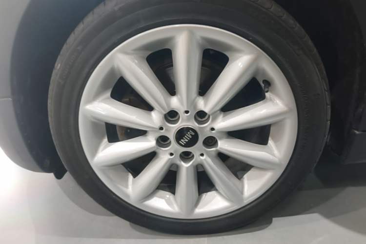 Used MINI Clubman 2016 Revised 1.5T COOPER Exterior 4