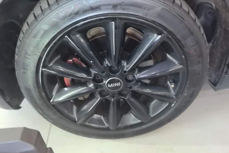 Used MINI Clubman 2016 Revised 1.5T COOPER Exterior 4
