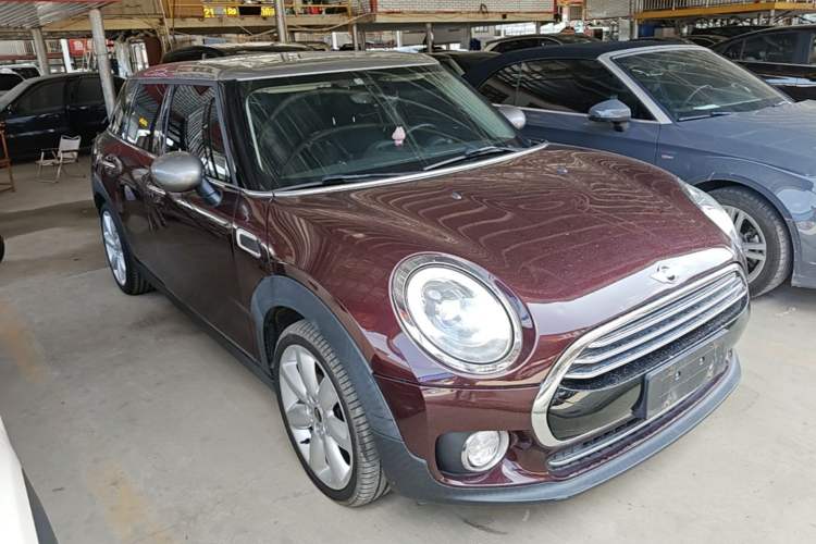 Used MINI Clubman 2016 Revised Version 1.5T COOPER Connoisseur Edition Front Right 45 Deg