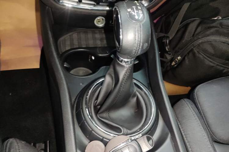 Used MINI Clubman 2016 Updated 1.5T COOPER Geek Edition Gear Lever