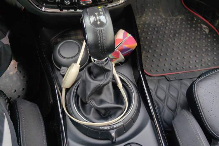 Used MINI Clubman 2016 Revised Version 1.5T COOPER Connoisseur Edition Gear Lever
