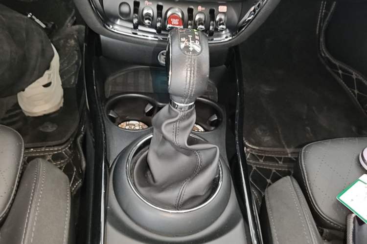 Used MINI Clubman 2016 Revised Version 1.5T COOPER Connoisseur Edition Gear Lever