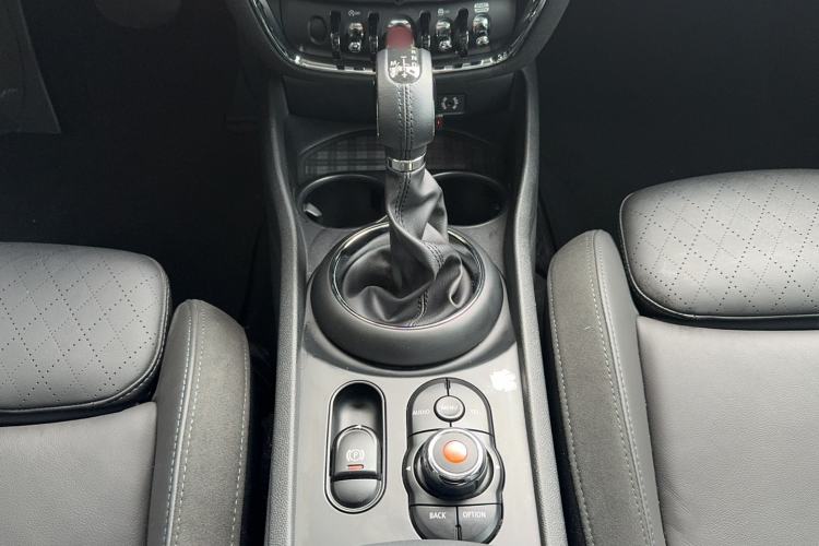 Used MINI Clubman 2016 Revised Version 1.5T COOPER Connoisseur Edition Gear Lever