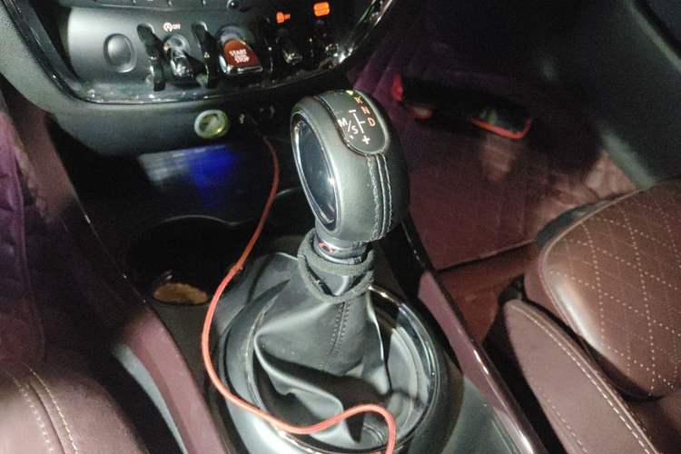 Used MINI Clubman 2016 Revised Version 1.5T COOPER Connoisseur Edition Gear Lever