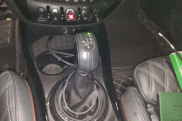 Used MINI Clubman 2016 2.0T COOPER S JCW Package Edition Gear Lever