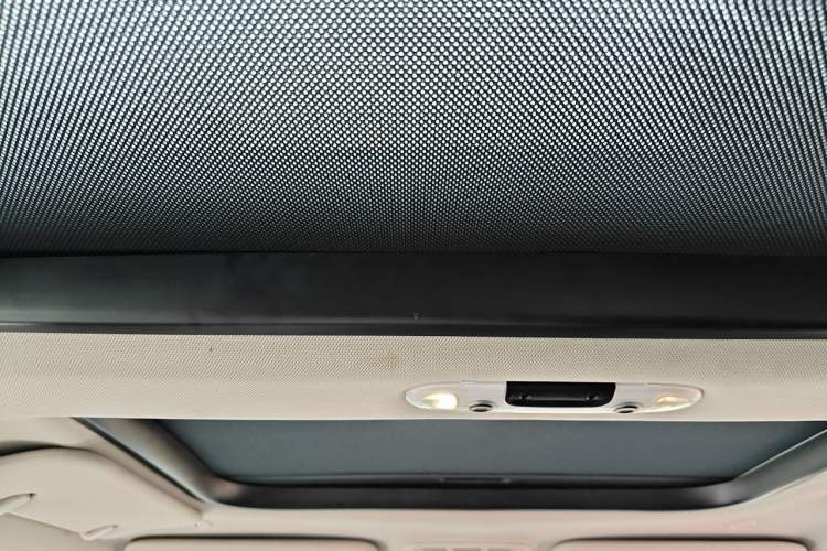 Used MINI Clubman 2016 1.5T COOPER Connoisseur Edition Headliner