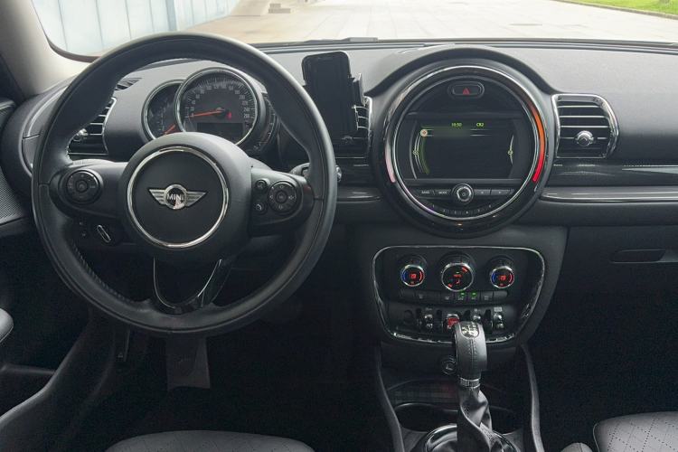 Used MINI Clubman 2016 Revised Version 1.5T COOPER Connoisseur Edition Interior 1