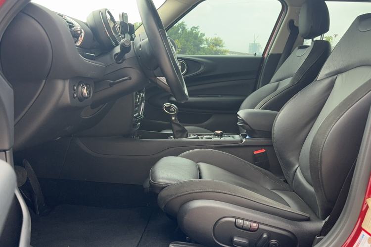 Used MINI Clubman 2016 Revised Version 1.5T COOPER Connoisseur Edition Interior 2
