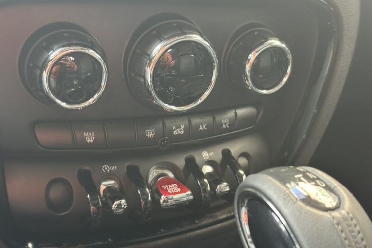 Used MINI Clubman 2016 2.0T COOPER S Interior 3