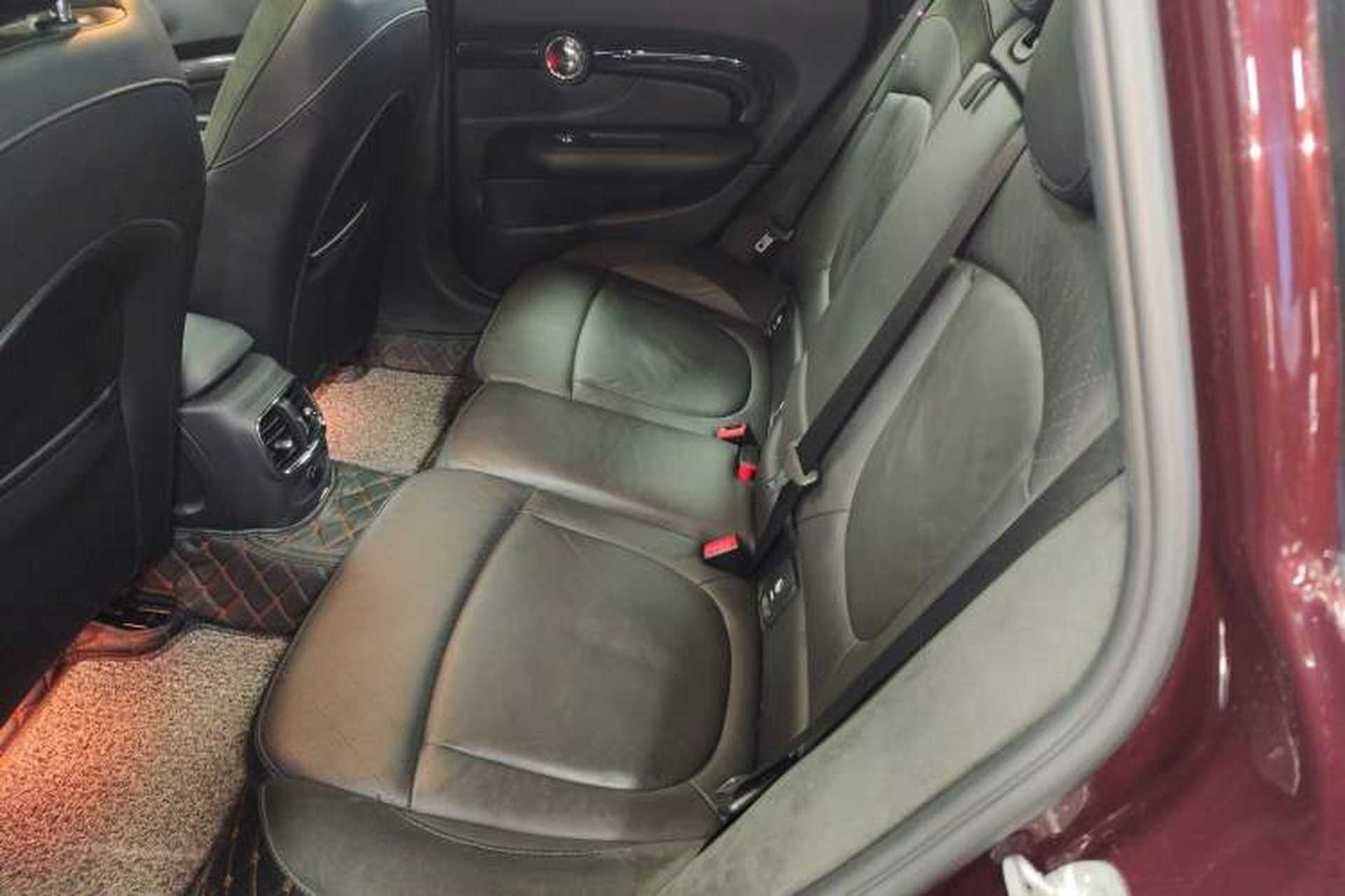 Used MINI Clubman 2016 Revised Version 1.5T COOPER Connoisseur Edition Interior 4