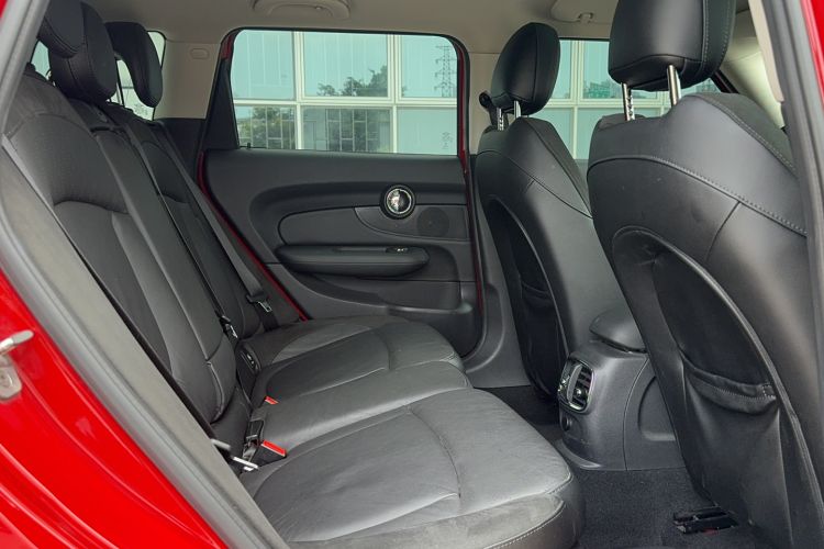 Used MINI Clubman 2016 Revised Version 1.5T COOPER Connoisseur Edition Interior 4