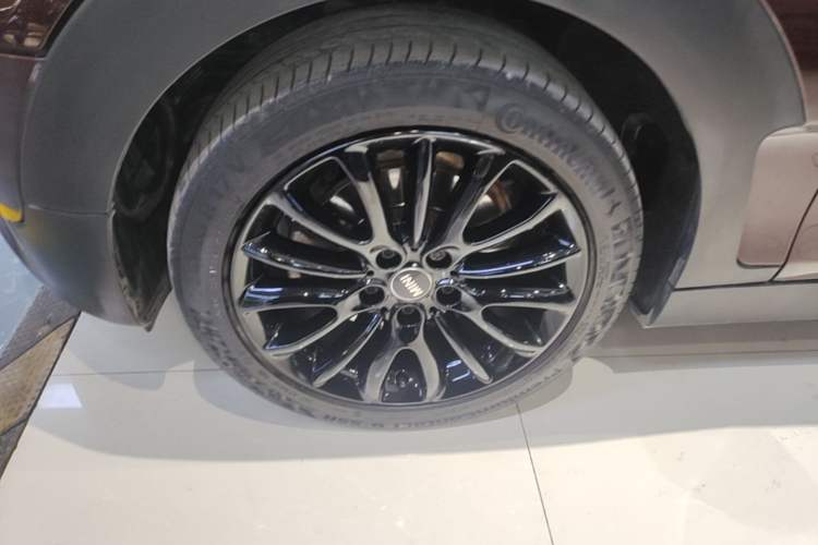 Used MINI Clubman 2016 Revised 1.5T COOPER Left Front Wheel Hub