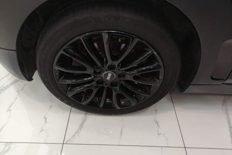 Used MINI Clubman 2016 Updated 1.5T COOPER Geek Edition Left Front Wheel Hub