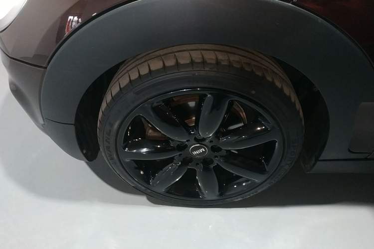 Used MINI Clubman 2016 2.0T COOPER S Left Front Wheel Hub