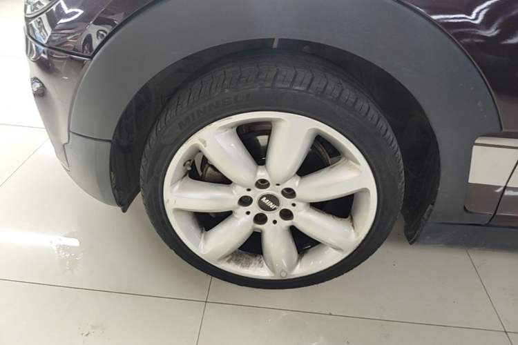 Used MINI Clubman 2016 Revised Version 2.0T COOPER S Geek Edition Left Front Wheel Hub