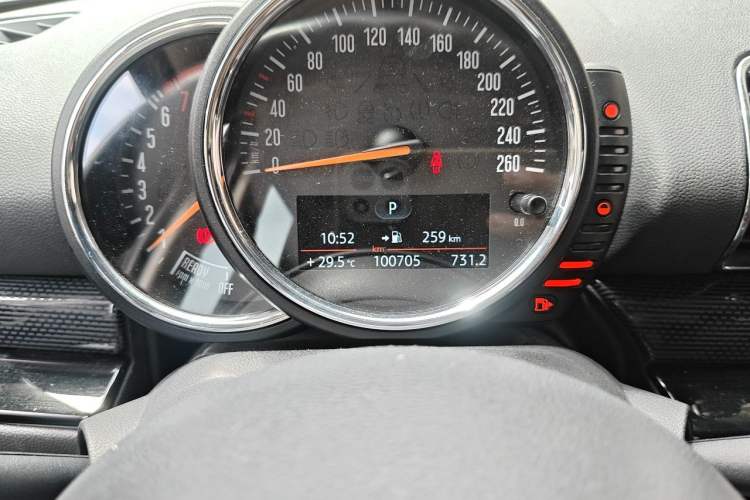 Used MINI Clubman 2016 1.5T COOPER Connoisseur Edition Odometer Close Up
