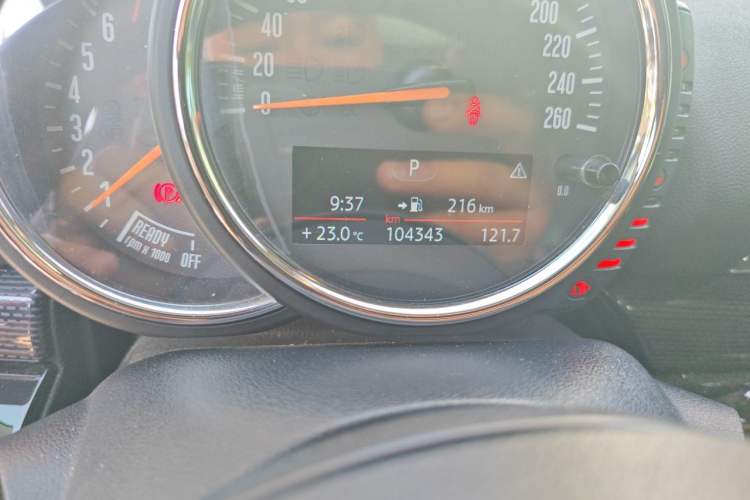 Used MINI Clubman 2016 Revised Version 1.5T COOPER Connoisseur Edition Odometer Close Up