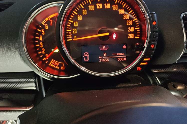 Used MINI Clubman 2016 2.0T COOPER S Odometer Close Up