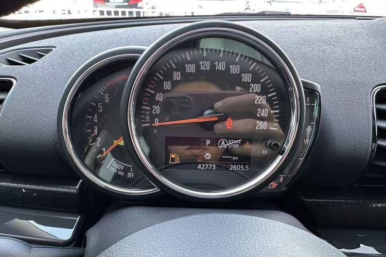 Used MINI Clubman 2016 Revised 1.5T COOPER Odometer Close Up