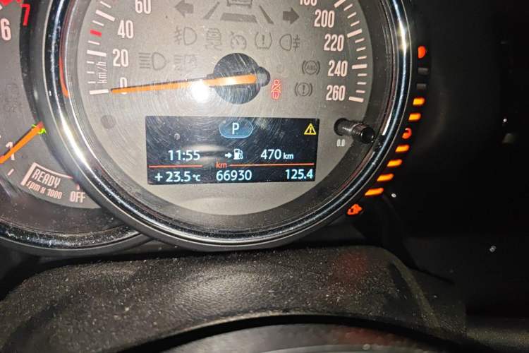 Used MINI Clubman 2016 Revised 1.5T COOPER Odometer Close Up