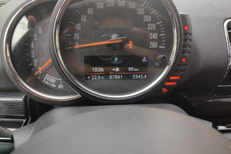 Used MINI Clubman 2016 Revised Version 1.5T COOPER Connoisseur Edition Odometer Close Up