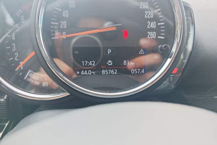 Used MINI Clubman 2016 Revised Version 1.5T COOPER Connoisseur Edition Odometer Close Up