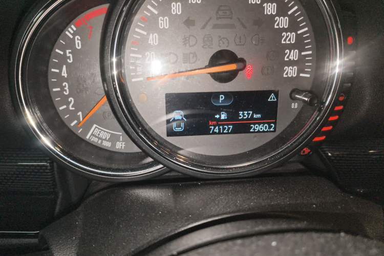 Used MINI Clubman 2016 2.0T COOPER S JCW Package Edition Odometer Close Up
