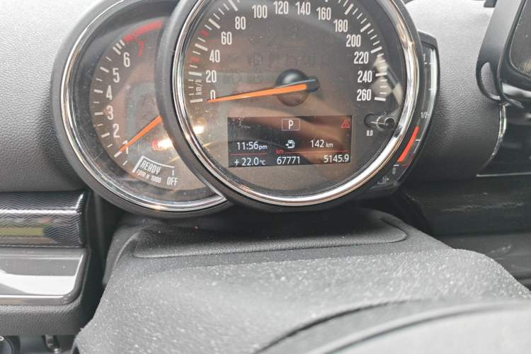 Used MINI Clubman 2016 Updated 1.5T COOPER Geek Edition Odometer Close Up