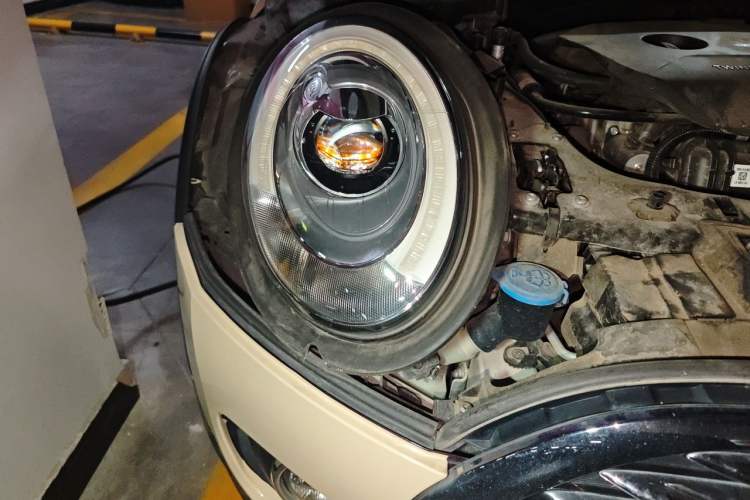 Used MINI Clubman 2016 Updated 1.5T COOPER Geek Edition Right Front Headlight