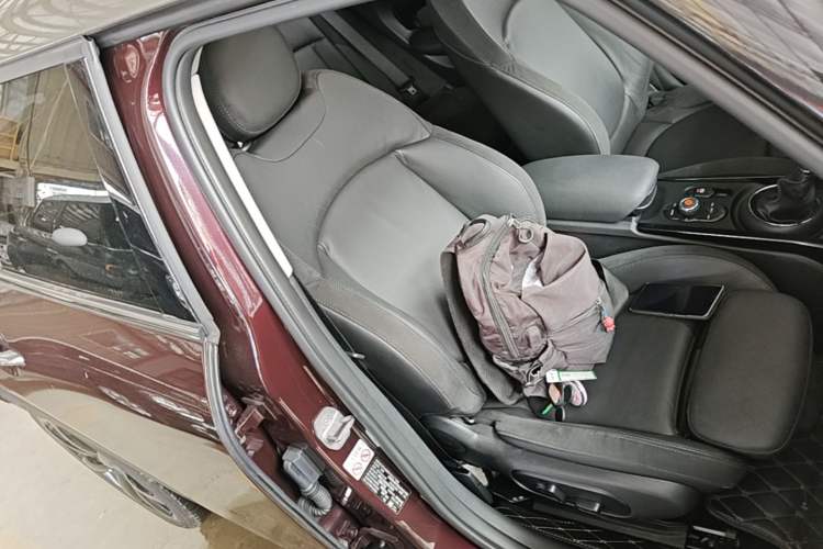 Used MINI Clubman 2016 Revised Version 1.5T COOPER Connoisseur Edition Right Front Seat