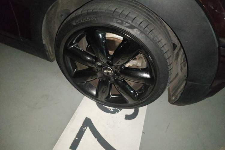 Used MINI Clubman 2016 Revised 2.0T COOPER S Right Front Wheel Hub
