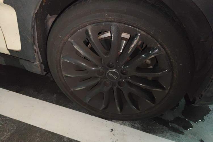 Used MINI Clubman 2016 Revised 1.5T COOPER Right Front Wheel Hub