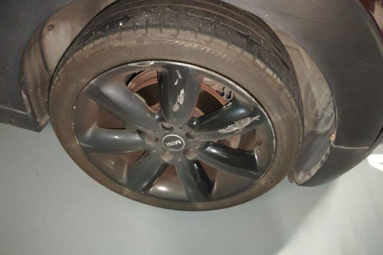 Used MINI Clubman 2016 Revised 1.5T COOPER Right Front Wheel Hub