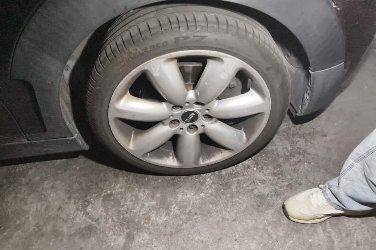 Used MINI Clubman 2016 2.0T COOPER S JCW Package Edition Right Front Wheel Hub