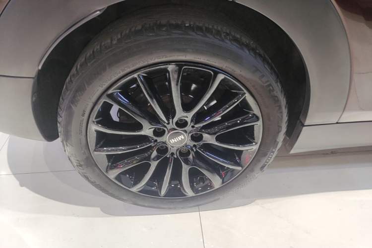 Used MINI Clubman 2016 Revised 1.5T COOPER Right Rear Wheel Hub