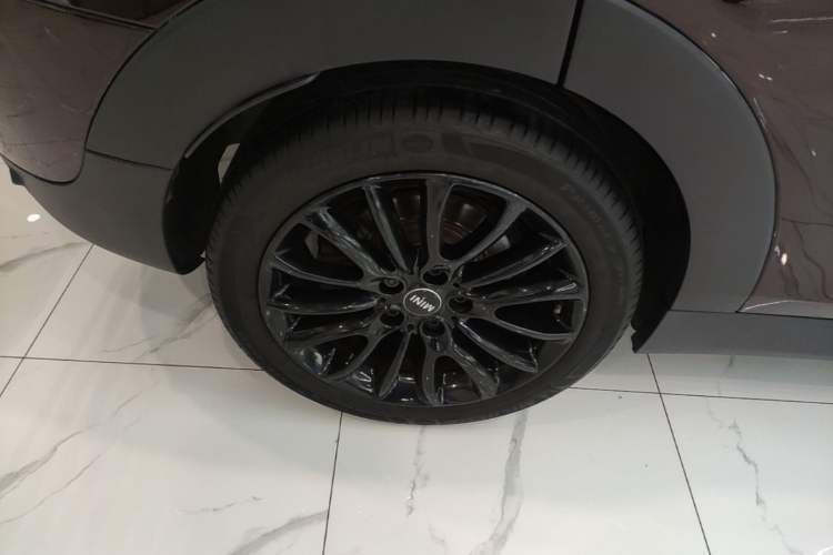 Used MINI Clubman 2016 Updated 1.5T COOPER Geek Edition Right Rear Wheel Hub