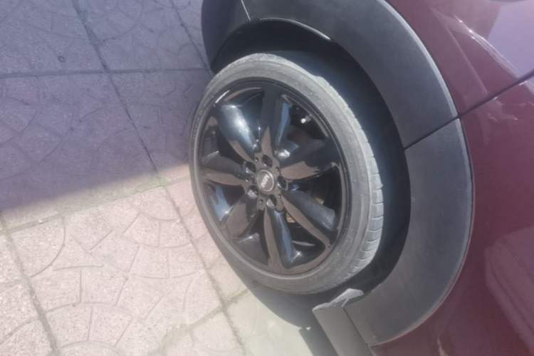 Used MINI Clubman 2016 Revised Version 1.5T COOPER Connoisseur Edition Right Rear Wheel Hub