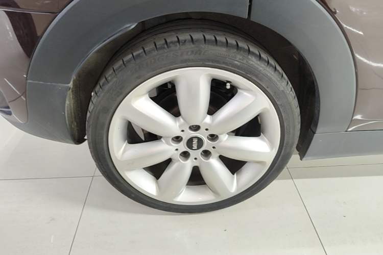 Used MINI Clubman 2016 Revised Version 2.0T COOPER S Geek Edition Right Rear Wheel Hub