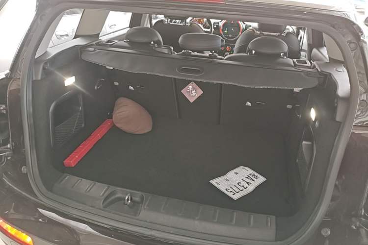 Used MINI Clubman 2016 Revised Version 1.5T COOPER Connoisseur Edition Trunk
