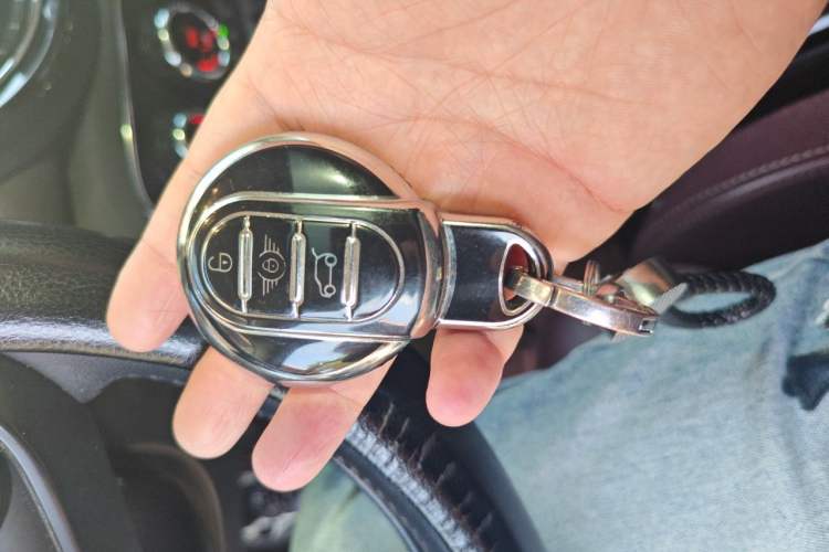 Used MINI Clubman 2016 Revised Version 1.5T COOPER Connoisseur Edition Vehicle Key