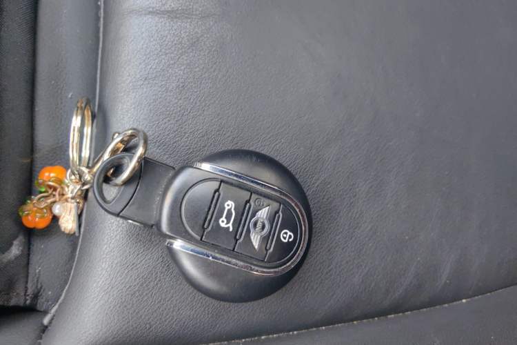 Used MINI Clubman 2016 Revised Version 1.5T COOPER Connoisseur Edition Vehicle Key
