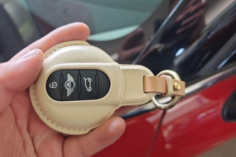 Used MINI Clubman 2016 Revised Version 1.5T COOPER Connoisseur Edition Vehicle Key