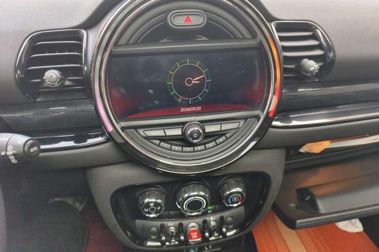 Used MINI Clubman 2016 1.5T ONE Internet Limited Edition Audio And AC Panel