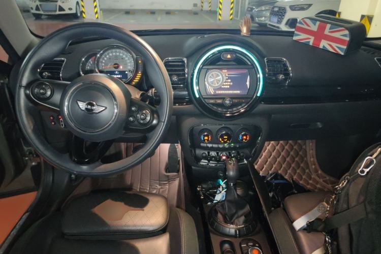 Used MINI Clubman 2016 Revised Version 1.5T COOPER Connoisseur Edition Center Console