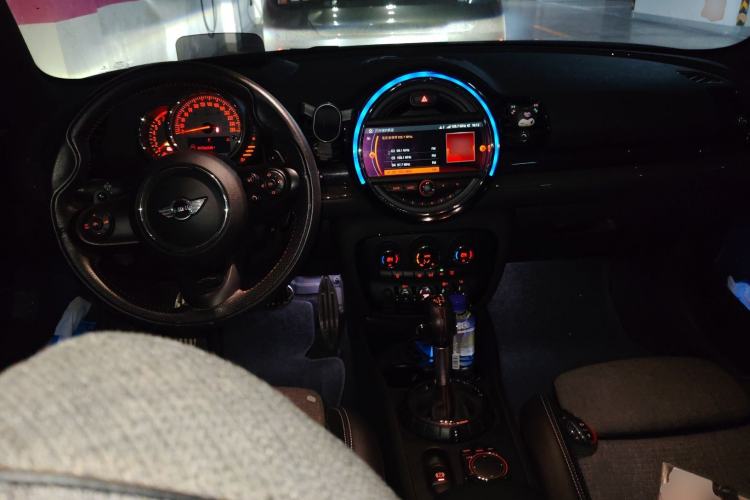 Used MINI Clubman 2016 Revised 2.0T COOPER S Center Console