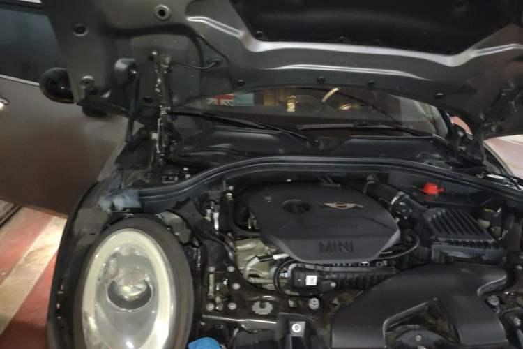 Used MINI Clubman 2016 Revised Version 1.5T COOPER Connoisseur Edition Engine Bay Right