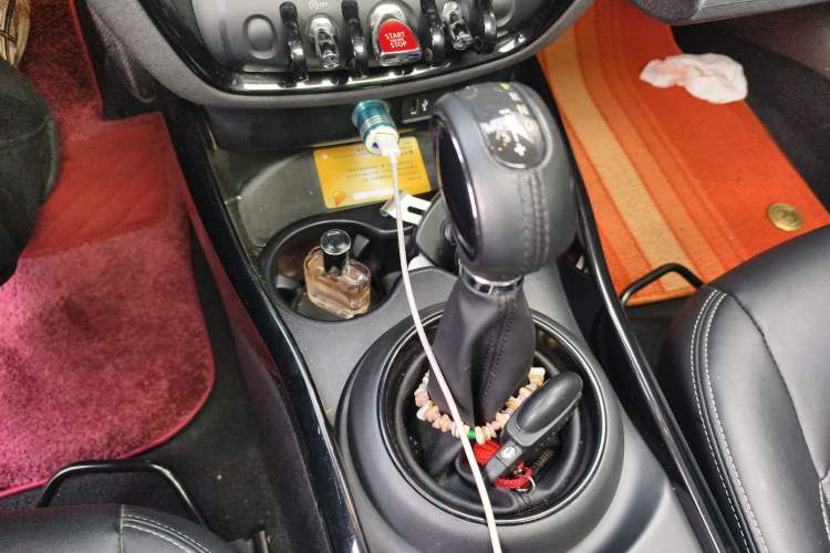 Used MINI Clubman 2016 1.5T ONE Internet Limited Edition Gear Lever